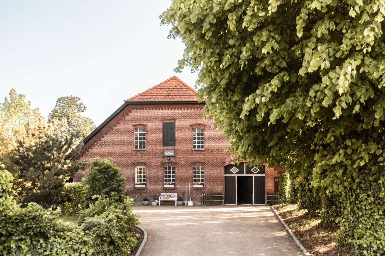 Hofgut Mollberg Hotel Wiefelstede Exterior foto