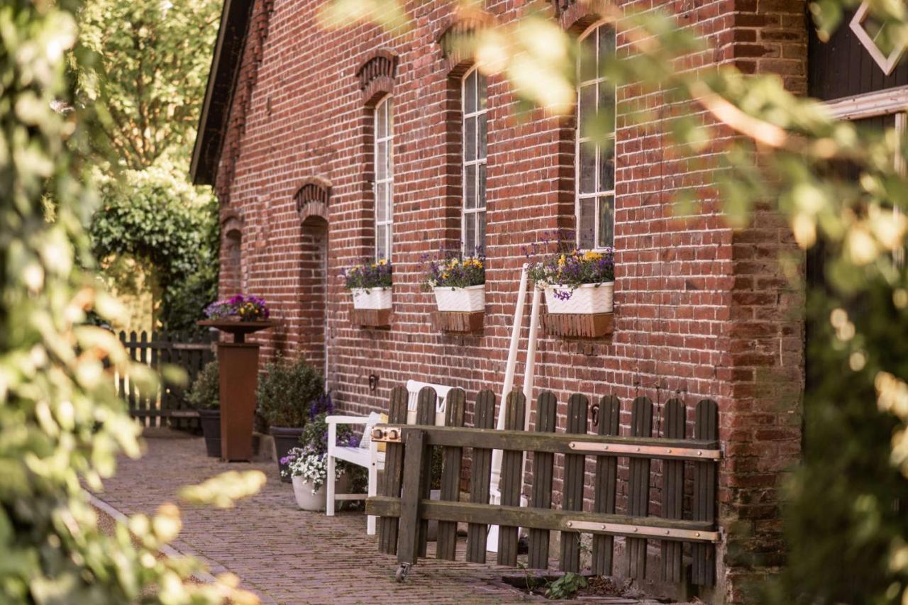 Hofgut Mollberg Hotel Wiefelstede Exterior foto